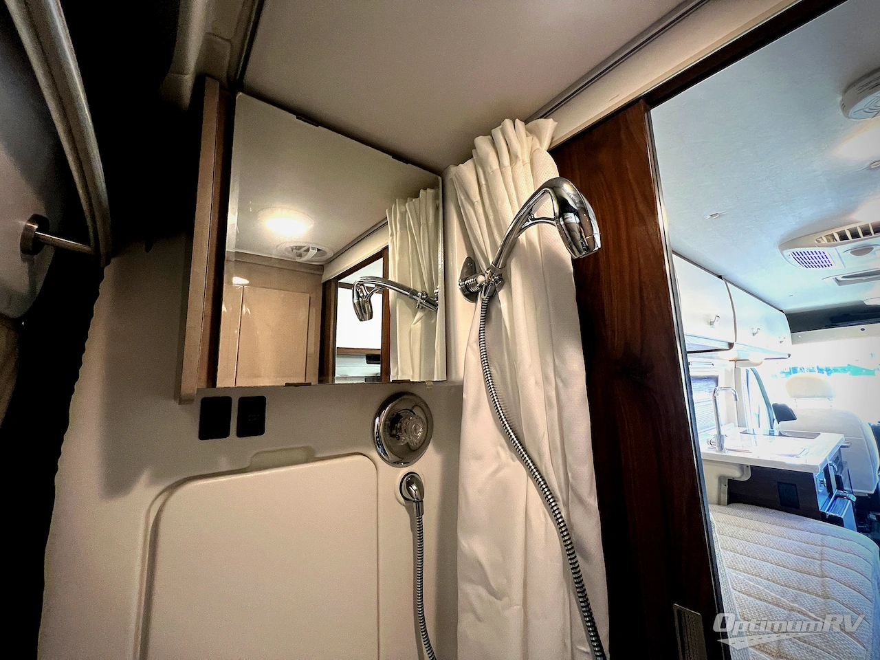 2022 Winnebago Travato 59KL Photo 21