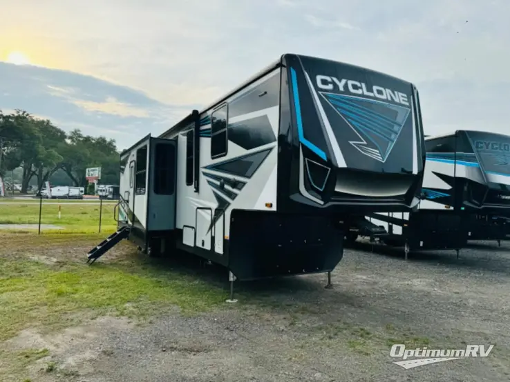 2022 Heartland Cyclone 4006 RV Photo 1