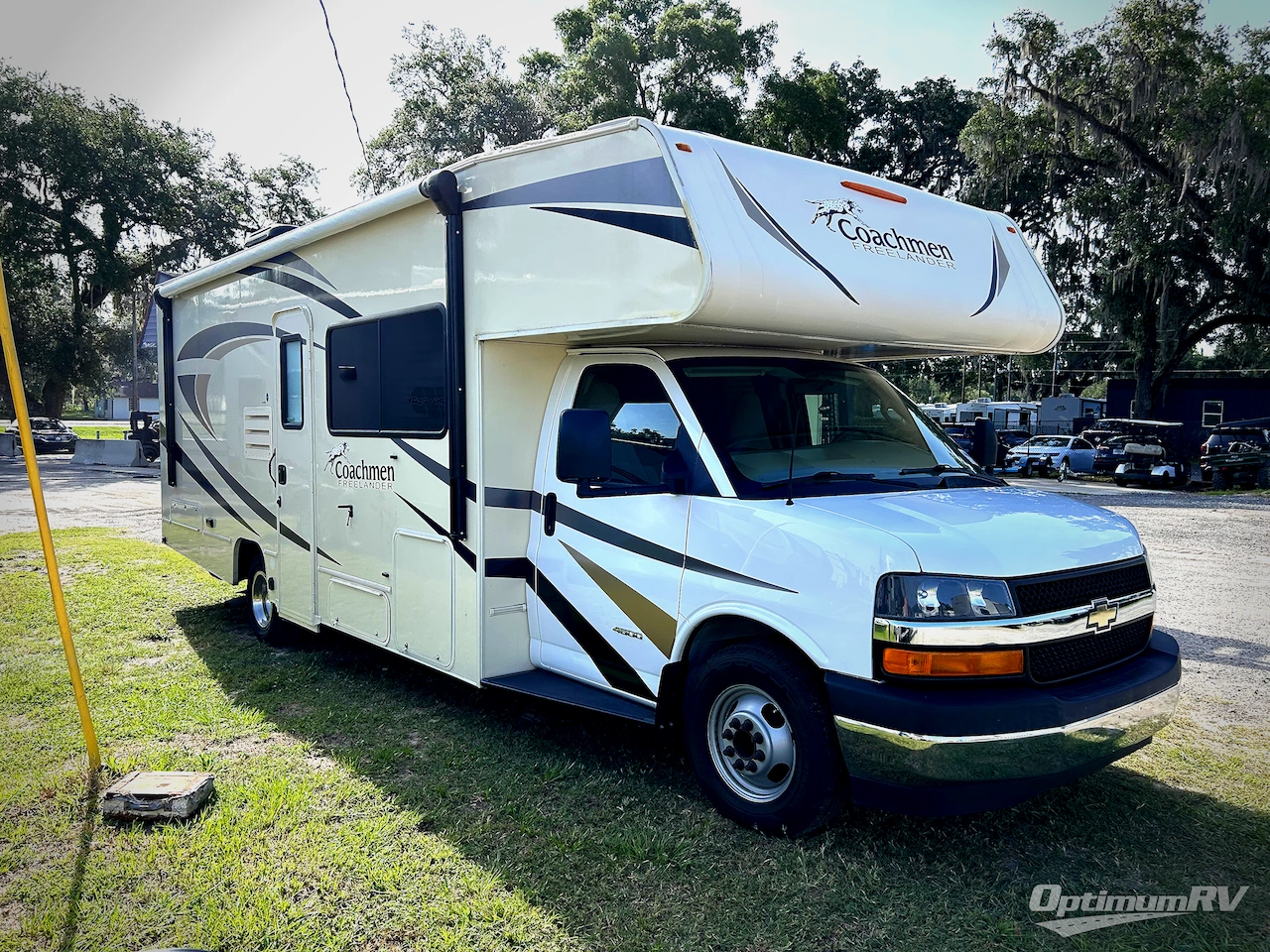 2017 Coachmen Freelander 26RS Ford 350 Photo 1