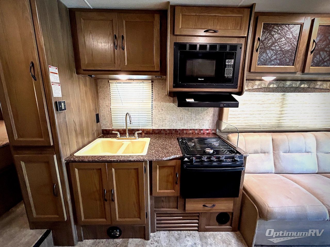 2017 Coachmen Freelander 26RS Ford 350 Photo 6