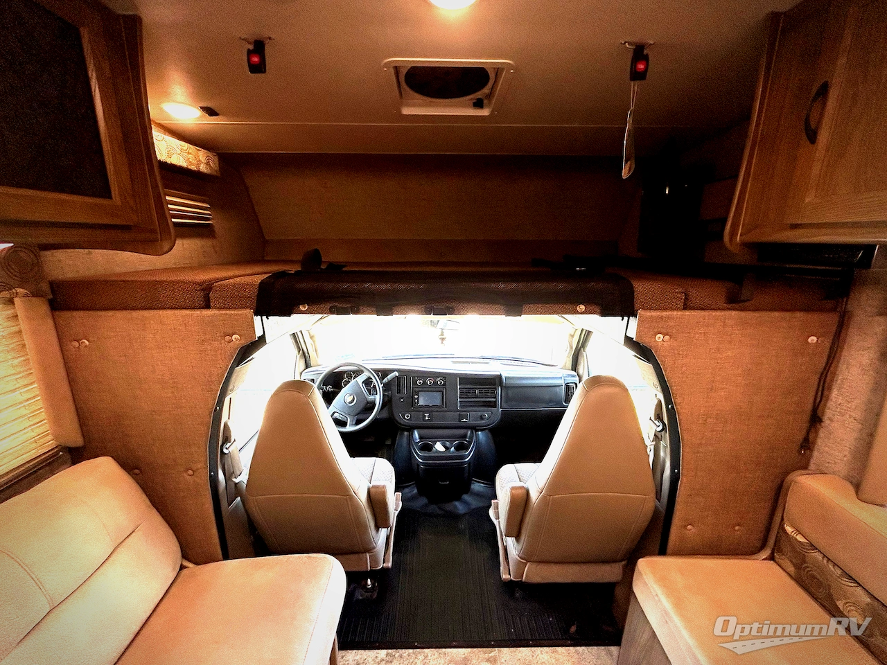 2017 Coachmen Freelander 26RS Ford 350 Photo 10