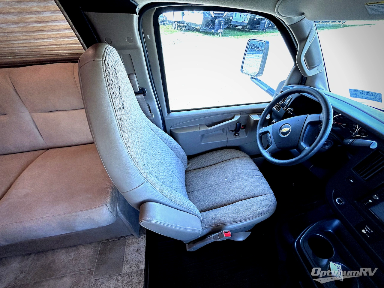 2017 Coachmen Freelander 26RS Ford 350 Photo 7