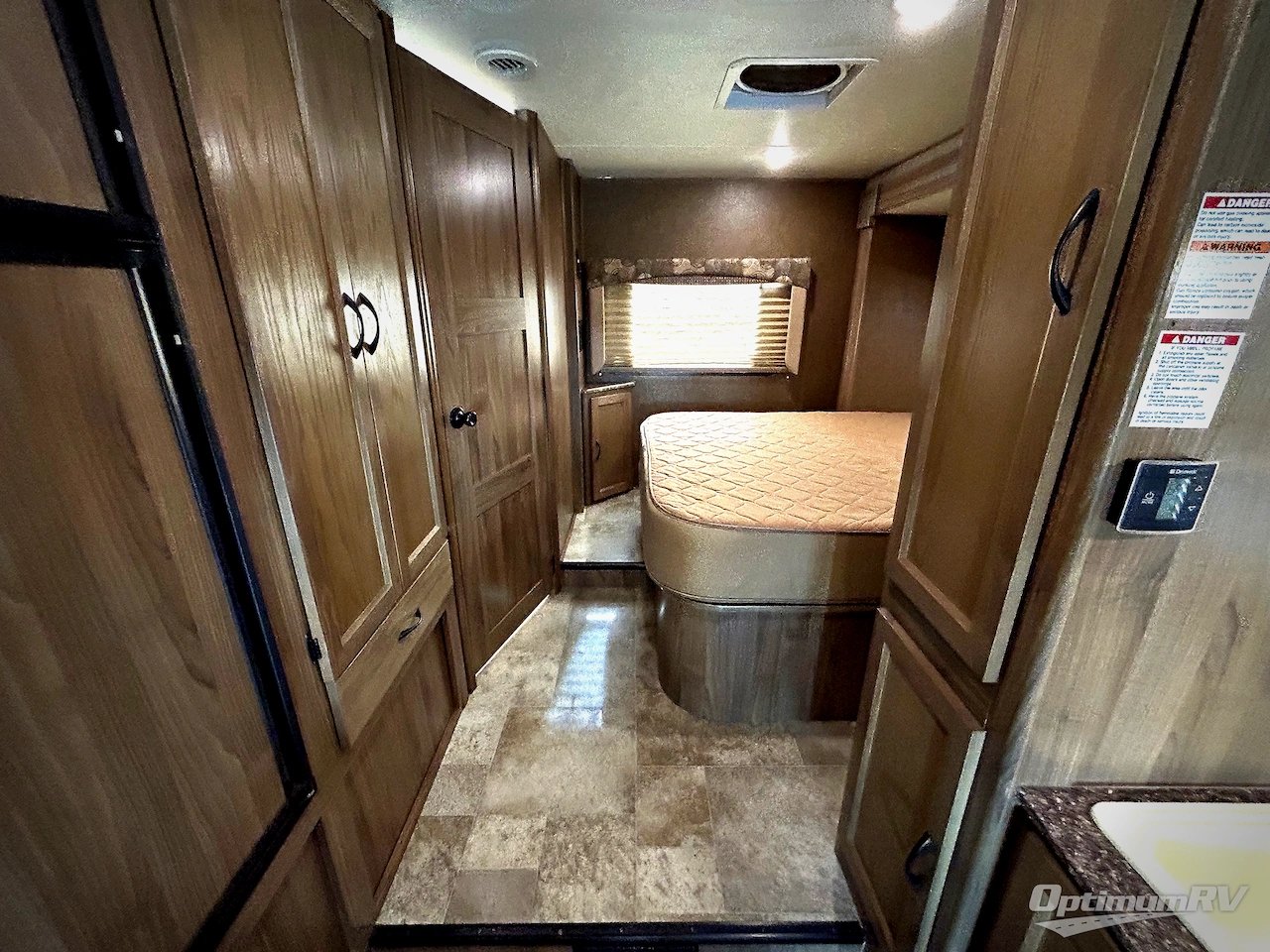 2017 Coachmen Freelander 26RS Ford 350 Photo 17