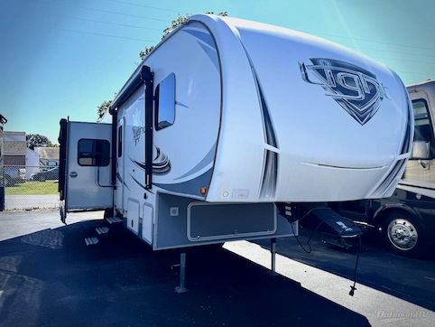 Used 2018 Highland Ridge Open Range Light LF291RLS Featured Photo