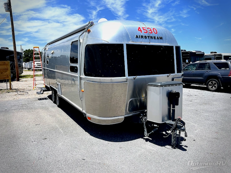 2015 Airstream Flying Cloud 27FB RV Photo 1