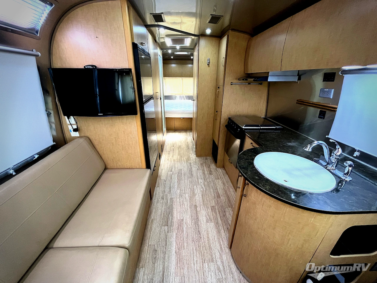 2015 Airstream Flying Cloud 27FB Photo 5