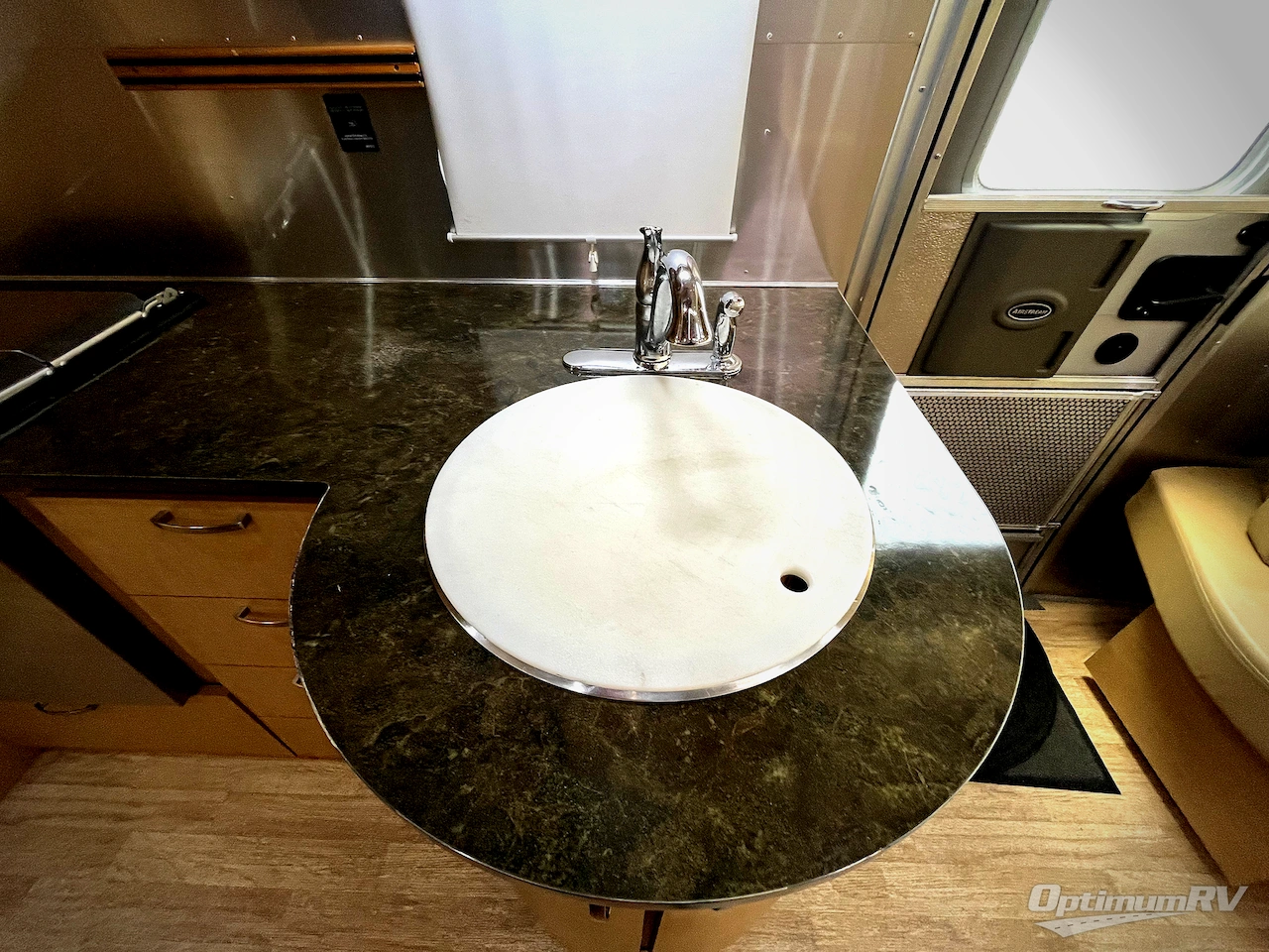 2015 Airstream Flying Cloud 27FB Photo 11