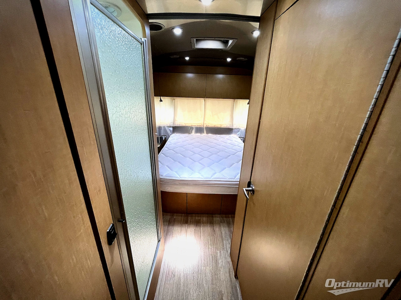 2015 Airstream Flying Cloud 27FB Photo 17