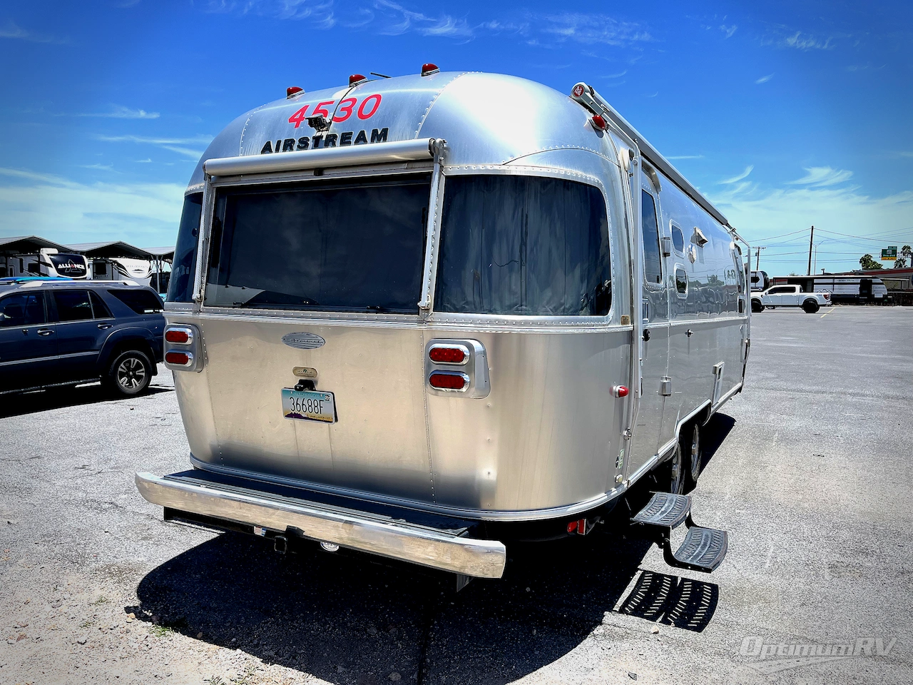 2015 Airstream Flying Cloud 27FB Photo 2