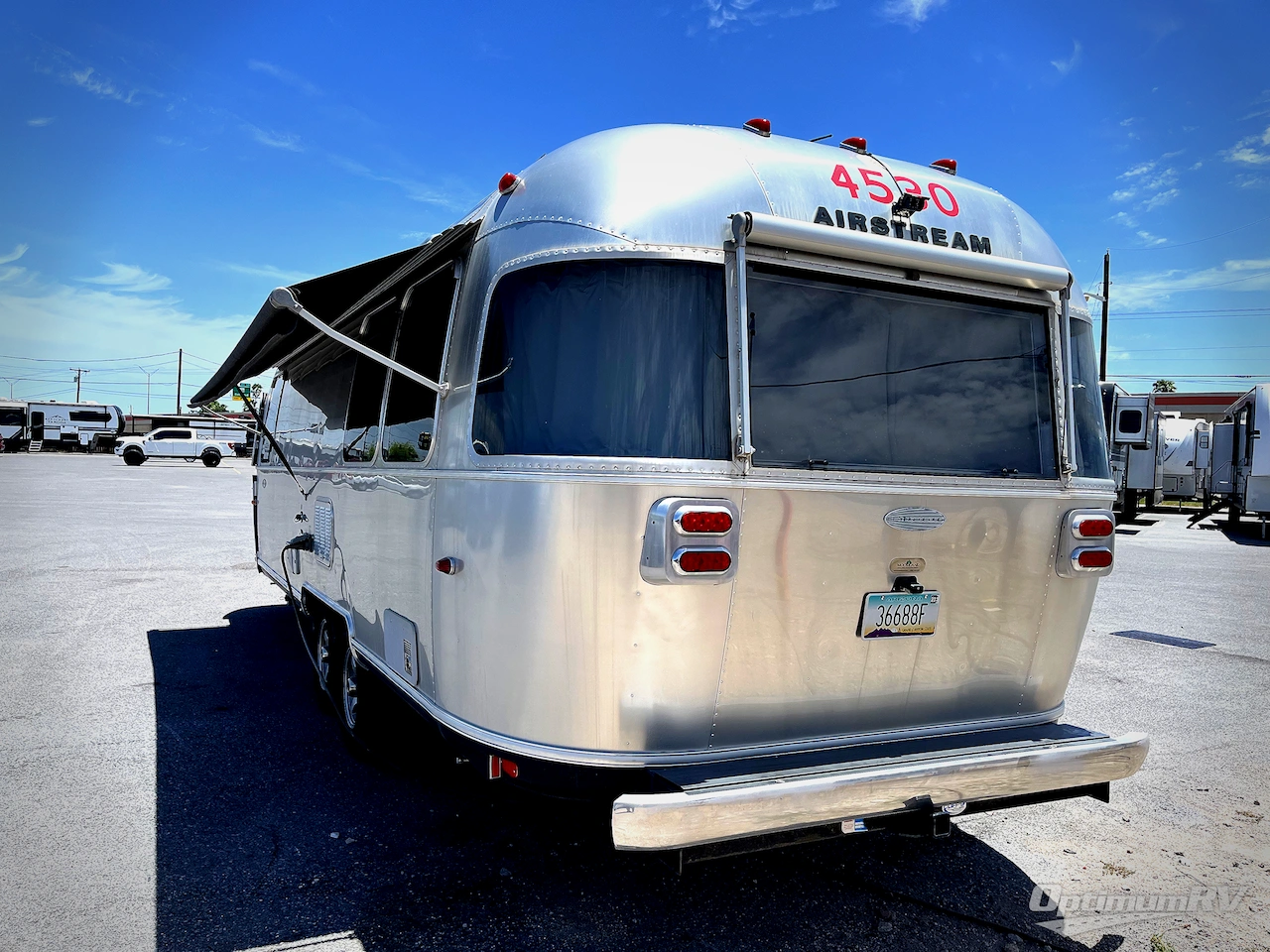 2015 Airstream Flying Cloud 27FB Photo 3