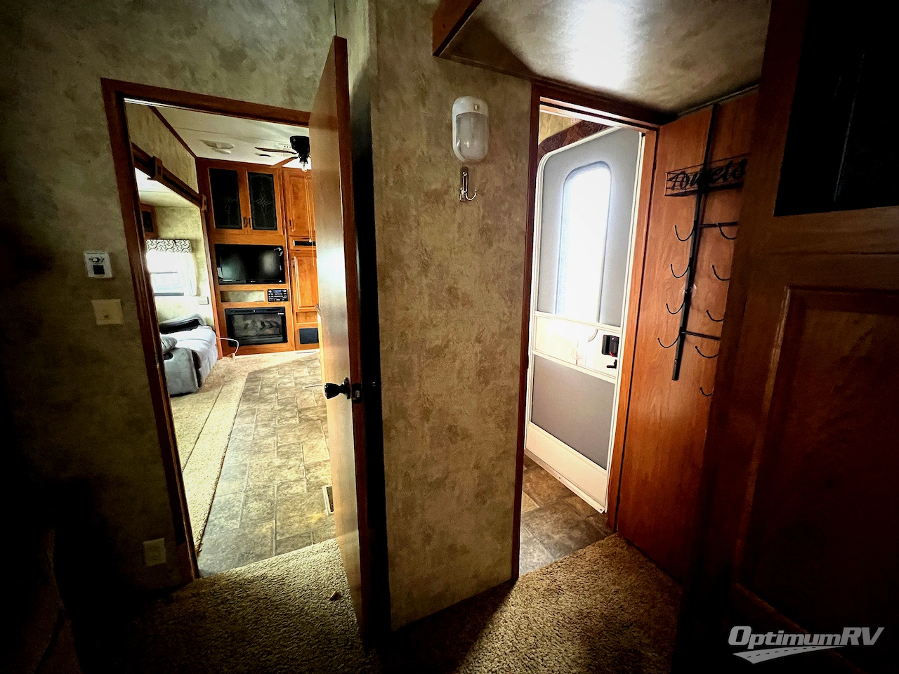 2011 Keystone Mountaineer 346LBQ Photo 22