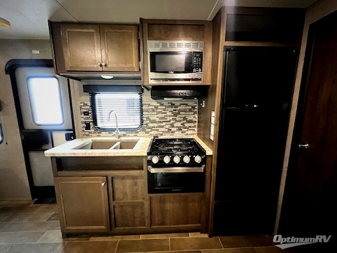 2020 Dutchmen Coleman Lantern Series 300TQ RV Photo 2