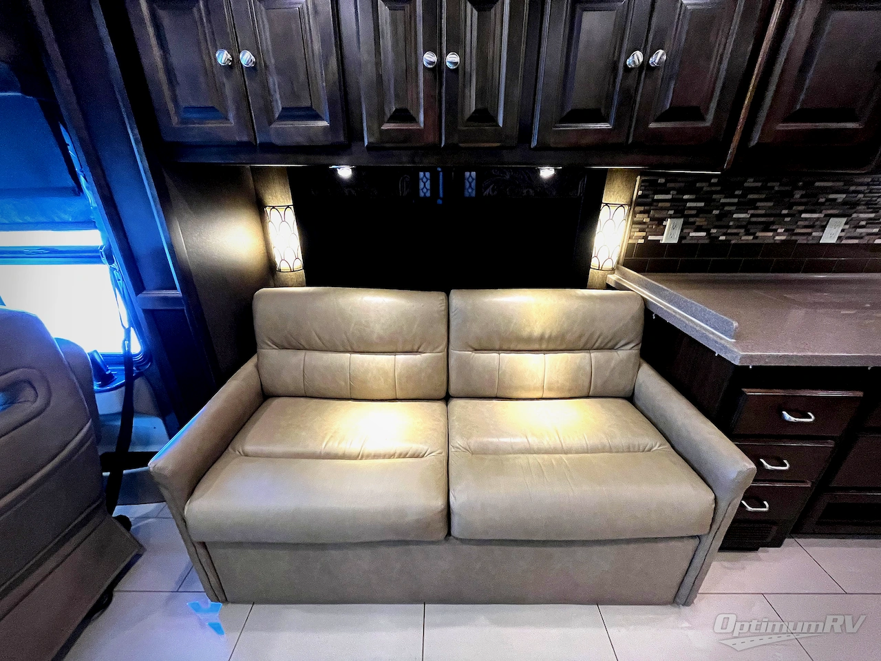 2017 Tiffin Allegro RED 38QRA Photo 6