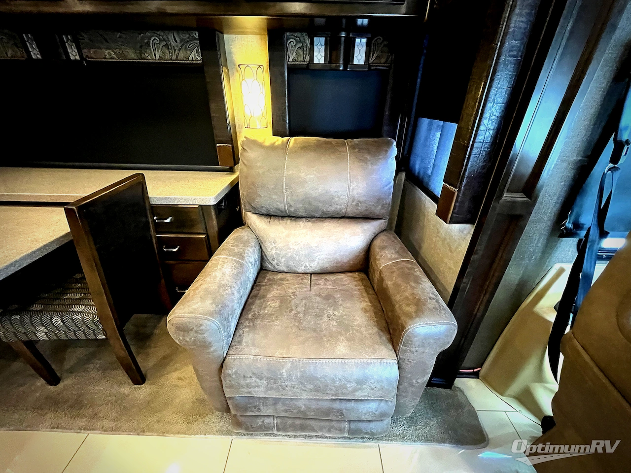 2017 Tiffin Allegro RED 38QRA Photo 14