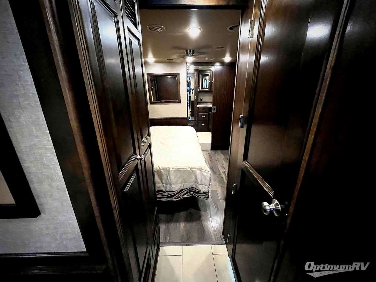 2017 Tiffin Allegro RED 38QRA Photo 18