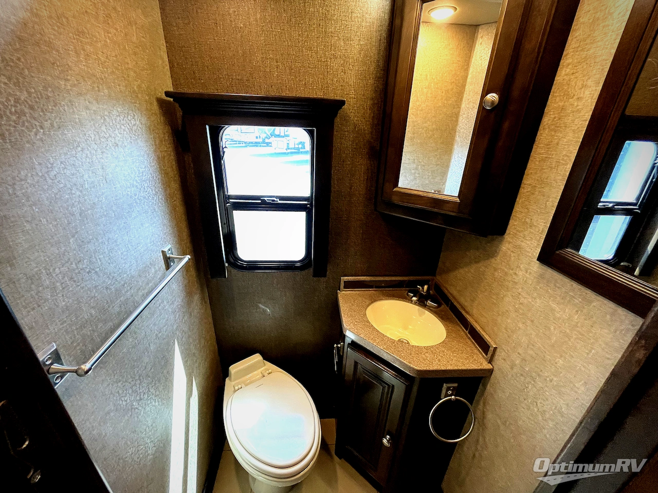 2017 Tiffin Allegro RED 38QRA Photo 20