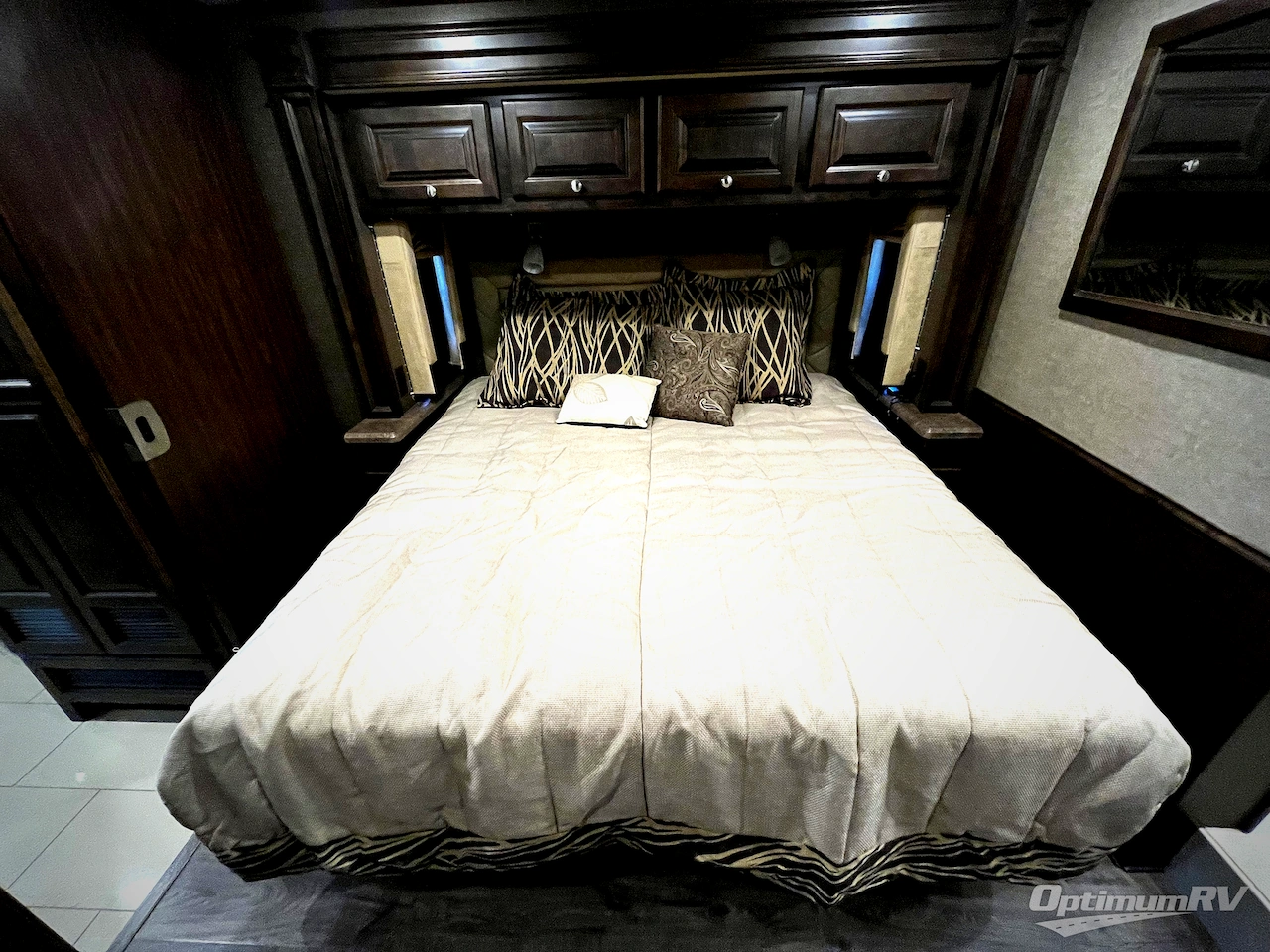 2017 Tiffin Allegro RED 38QRA Photo 22