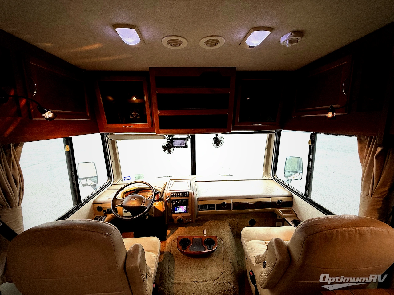 2008 Fleetwood Bounder 35E Photo 5