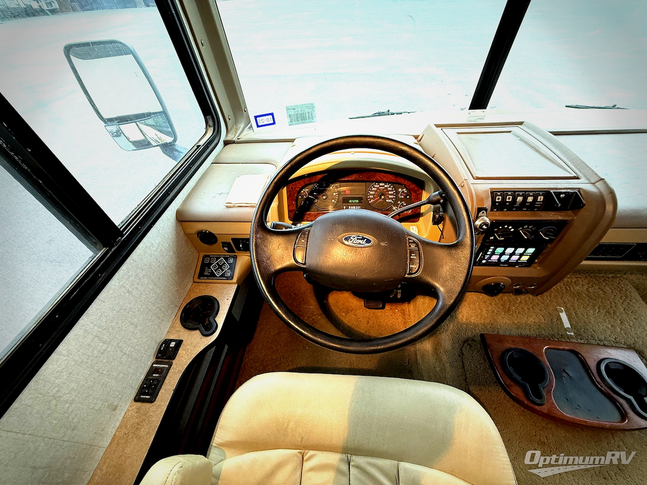 2008 Fleetwood Bounder 35E Photo 7