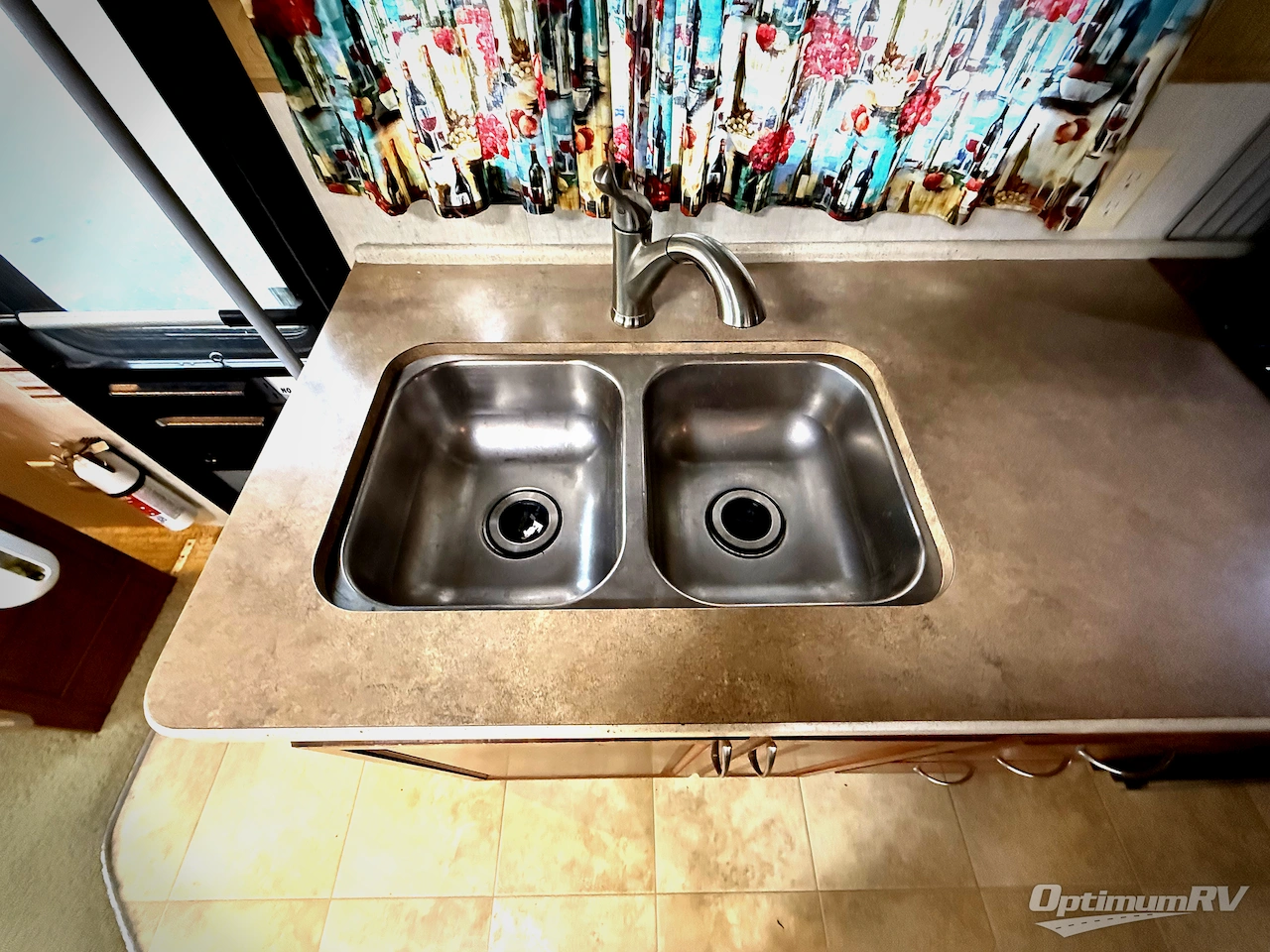 2008 Fleetwood Bounder 35E Photo 14