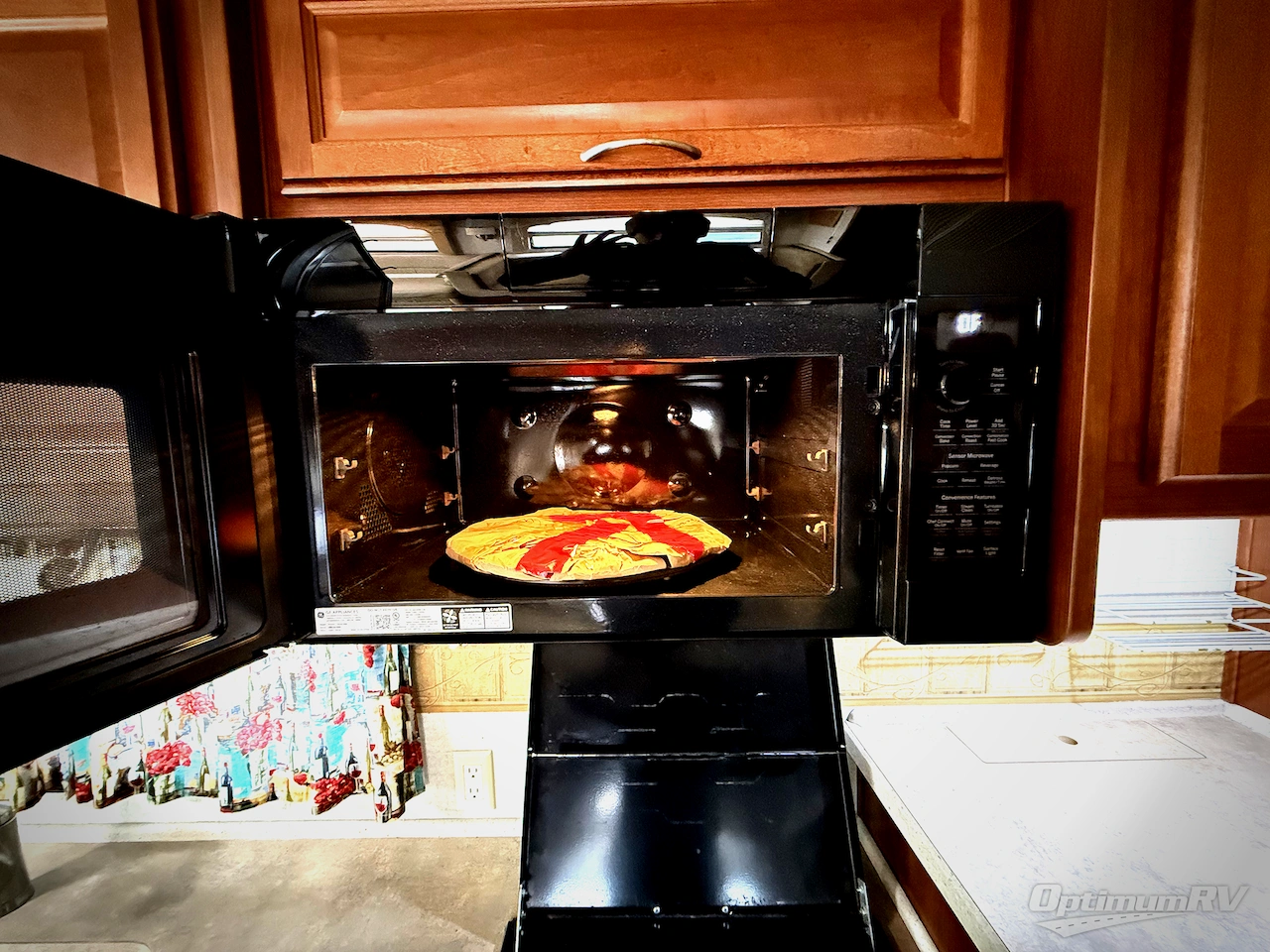 2008 Fleetwood Bounder 35E Photo 16