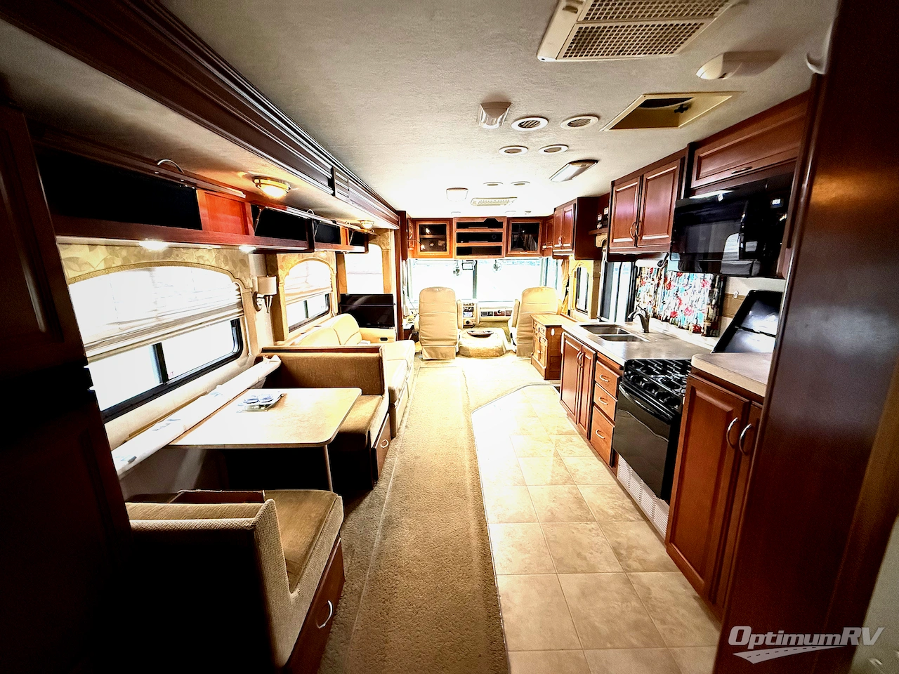 2008 Fleetwood Bounder 35E Photo 23