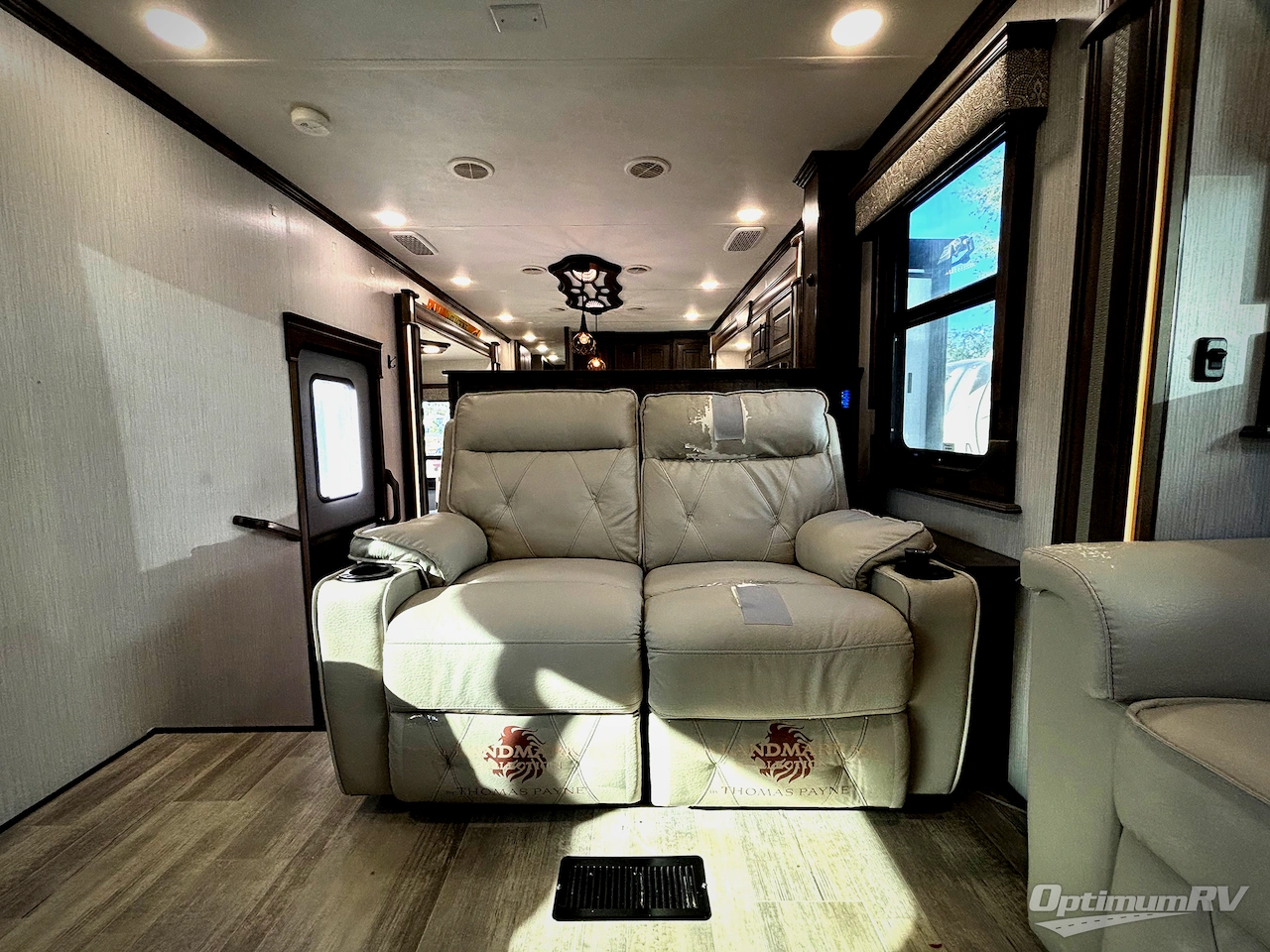 2020 Heartland Landmark 365 Lafayette Photo 7