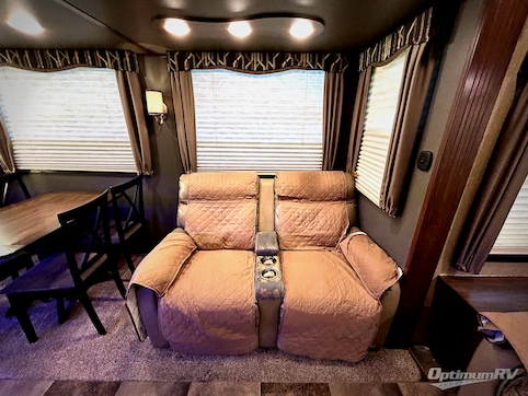 2017 Keystone Sprinter 297FWRLS RV Photo 4