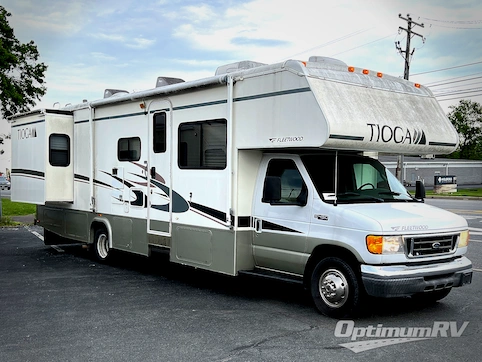 Used 2006 Fleetwood Tioga 31M Featured Photo