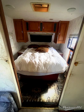 1997 Coachmen Catalina 299TB RV Photo 3
