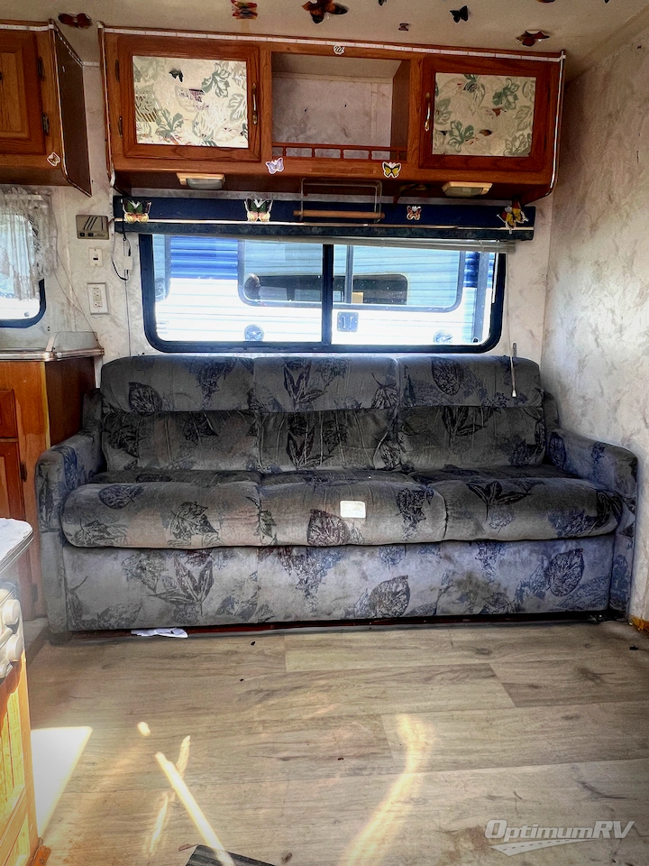 1997 Coachmen Catalina 299TB Photo 2
