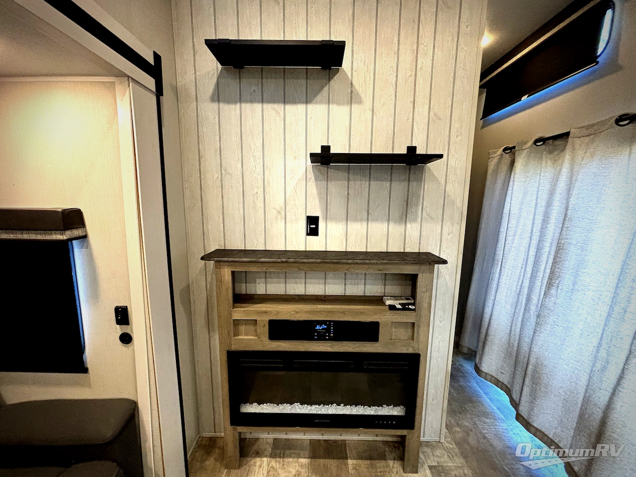 2025 Palomino Puma Destination 429LFT Photo 15