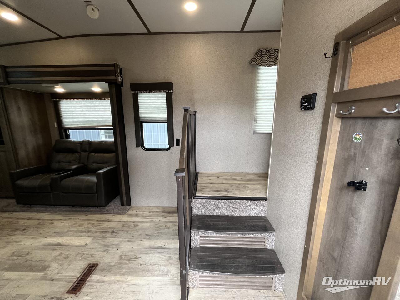 2018 Keystone Sprinter 3551FWMLS Photo 5