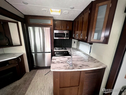 2018 Prime Time Crusader 319RKT RV Photo 2