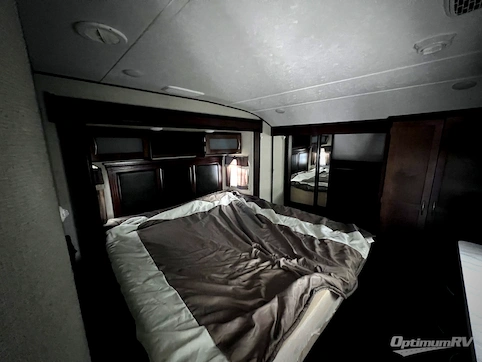 2018 Prime Time Crusader 319RKT RV Photo 4