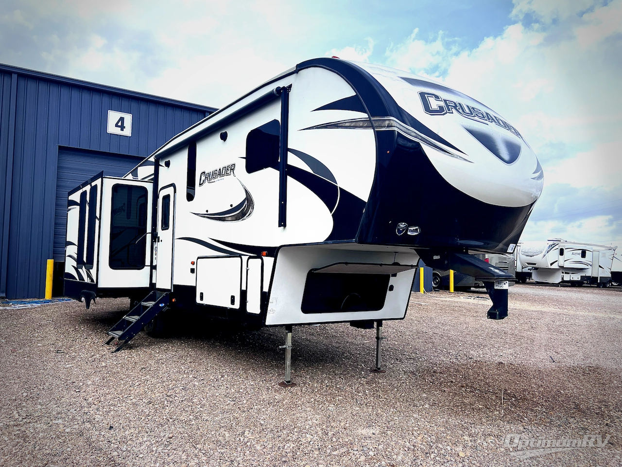 2018 Prime Time Crusader 319RKT Photo 1