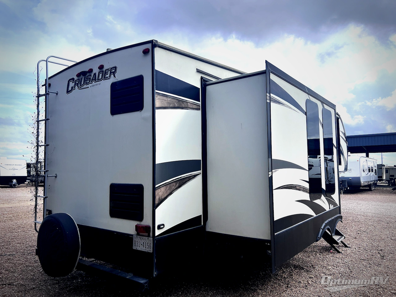 2018 Prime Time Crusader 319RKT Photo 2
