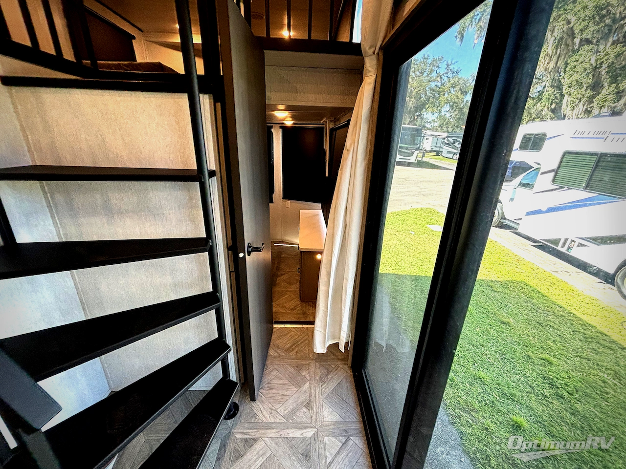 2023 Forest River Salem Grand Villa 42VIEW Photo 6