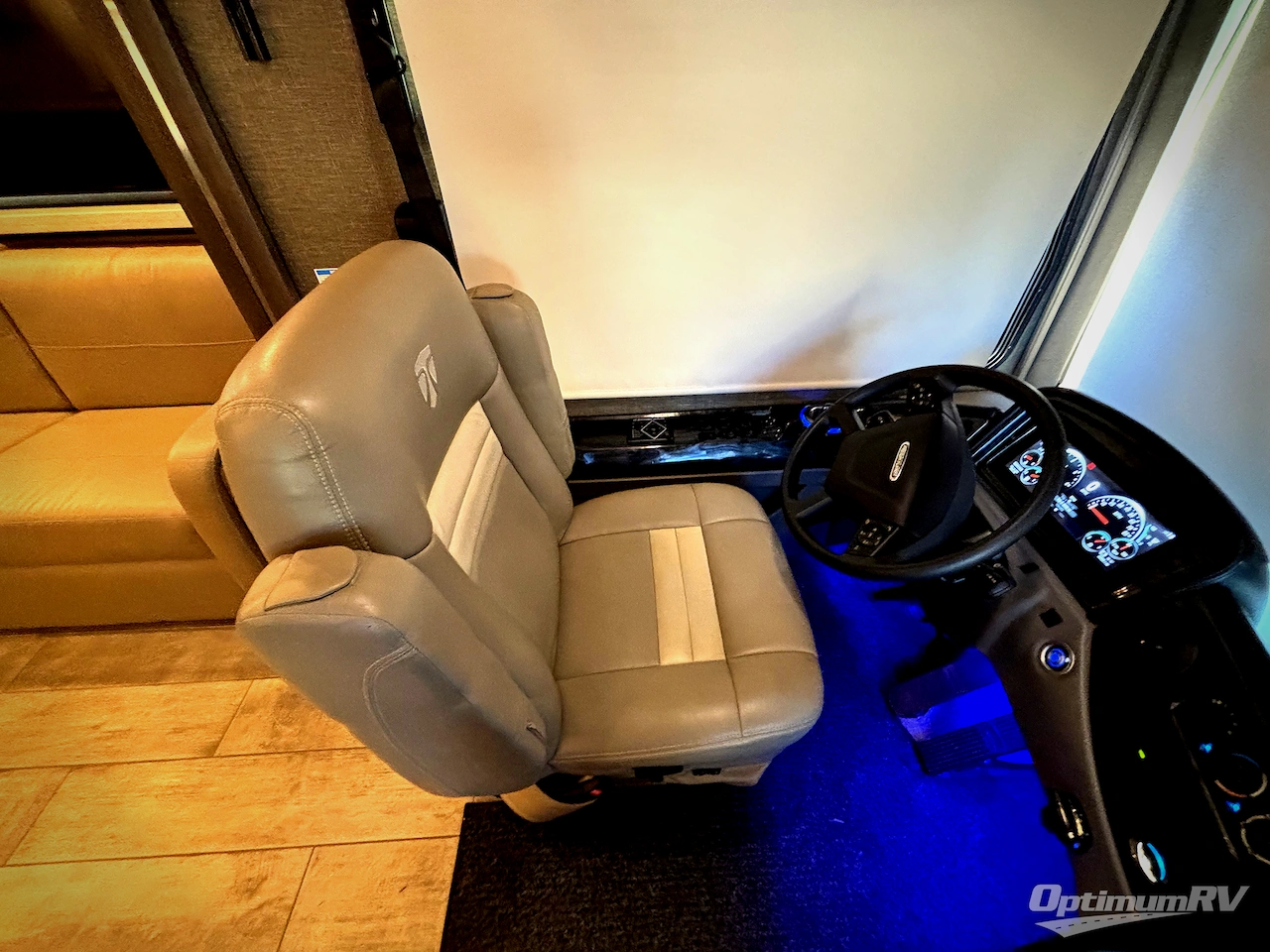 2020 Thor Venetian R40 Photo 7