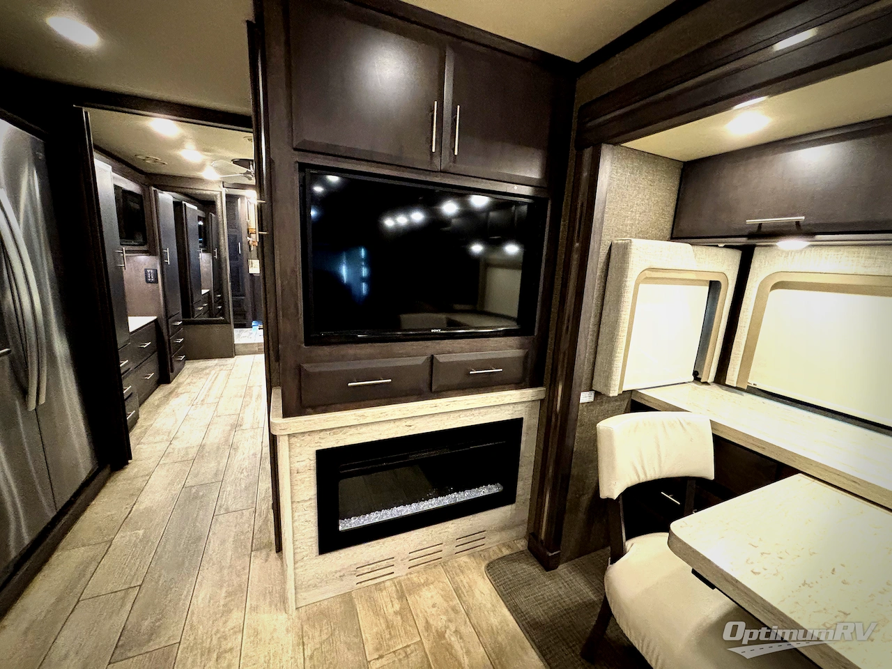 2020 Thor Venetian R40 Photo 14