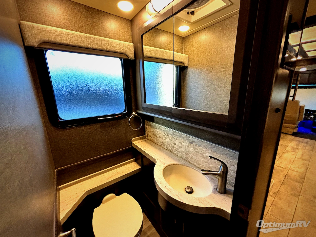 2020 Thor Venetian R40 Photo 16