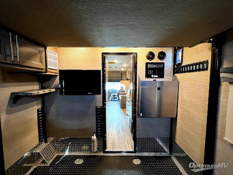 2022 Thor Outlaw 29J RV Photo 4