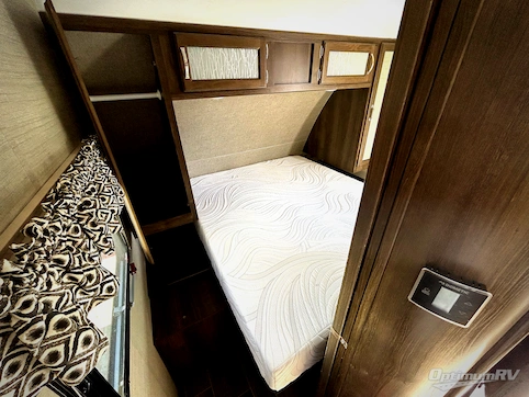 2019 Keystone Bullet 243BHS RV Photo 3