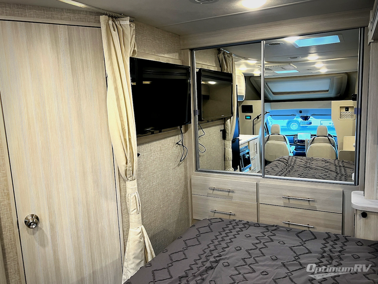 2024 Thor Compass AWD 23TW Photo 19