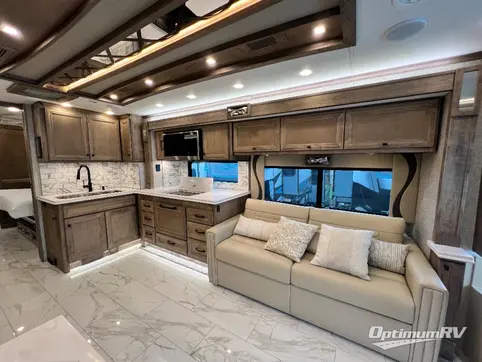 2024 Tiffin Phaeton 35 CH RV Photo 2