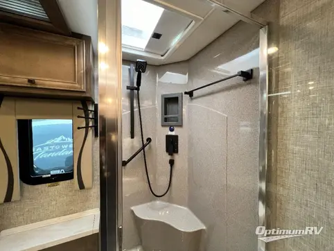 2024 Tiffin Phaeton 35 CH RV Photo 4