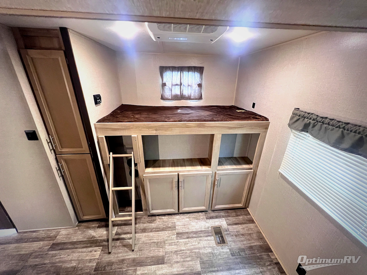 2021 Coachmen Catalina Legacy 323BHDSCK Photo 10