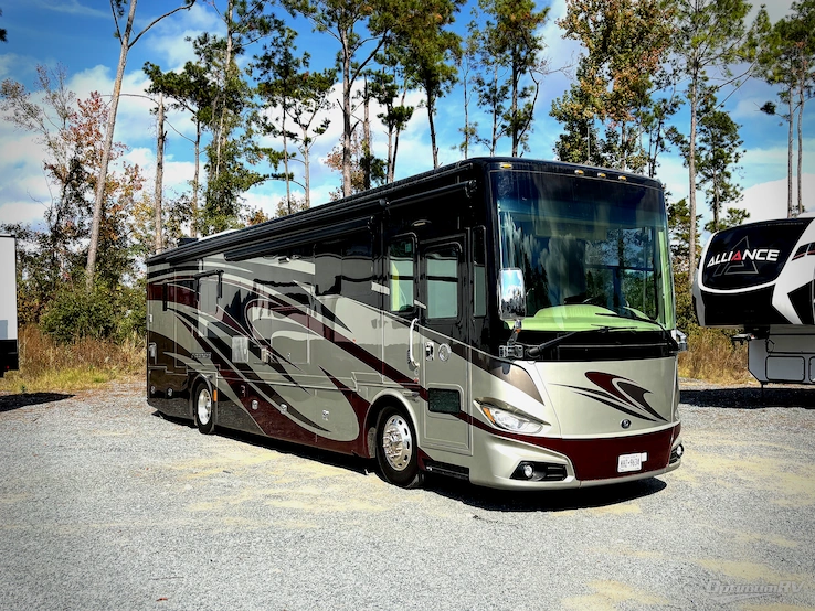 2018 Tiffin Phaeton 37 BH RV Photo 1