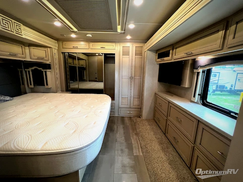 2020 Newmar Super Star 3746 RV Photo 4