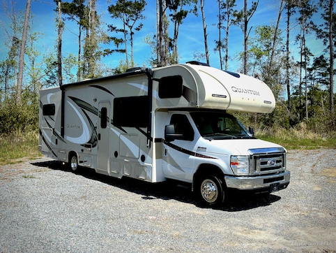 Used 2017 Thor Quantum LF31 Featured Photo